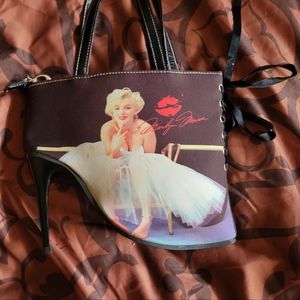 Looks like a high heel Marilyn Monroe purse